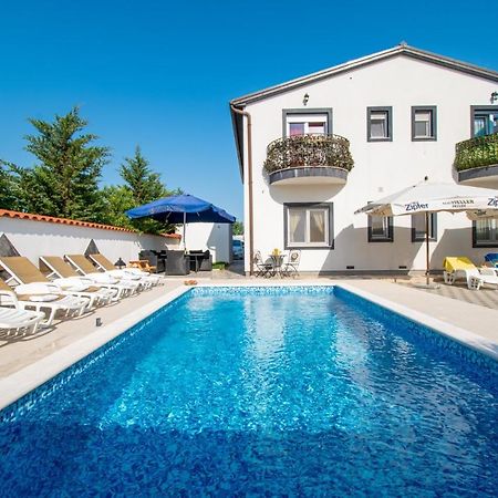 Apartments With Pool In Pula,Croatia Eksteriør billede