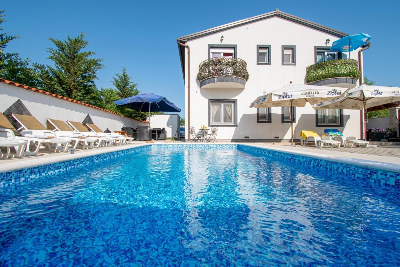 Apartments With Pool In Pula,Croatia Eksteriør billede