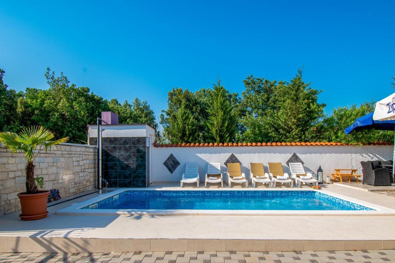 Apartments With Pool In Pula,Croatia Eksteriør billede